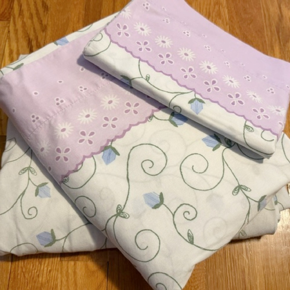 Vintage Twin Sized Sheet Set Purple border vine print Dan‎ River